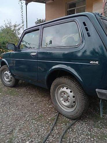 lada salon: Lada Niva 4x4 – off-road üçün klassik universal SUV. Xüsusiyyətlər: - — 4