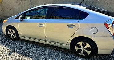 ford satış: Toyota Prius: 1.8 l | 2014 il Sedan — 3