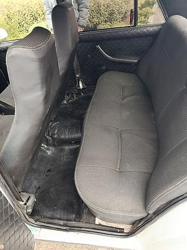 qaz 24 volga: VAZ 2107 sedan - Kuzov: 4 qapılı, klassik ağ rəng - Mühərrik — 9