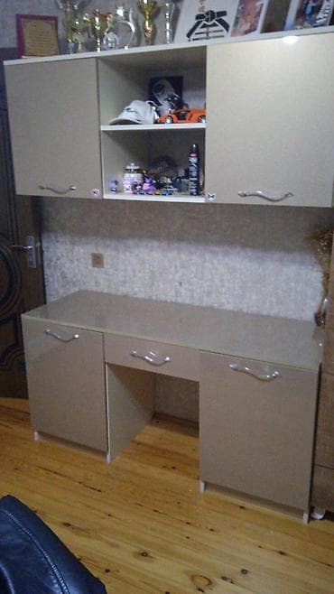 2ci el taxtlar: Oğlan və qız üçün, Yazı masası — 1