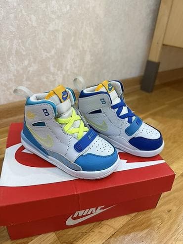 yeni il corablari: Nike Jordan original 
В идеальном состоянии 
Размер 22,5
Цена 15 — 1