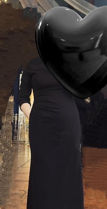 Qara axşam donu 48 ölçü 46-48 gedir. yaxasında balaca deşik olan