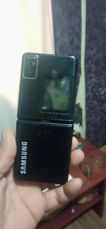 philips xenium 9@9s: Samsung rəng - Qara, Düyməli — 2