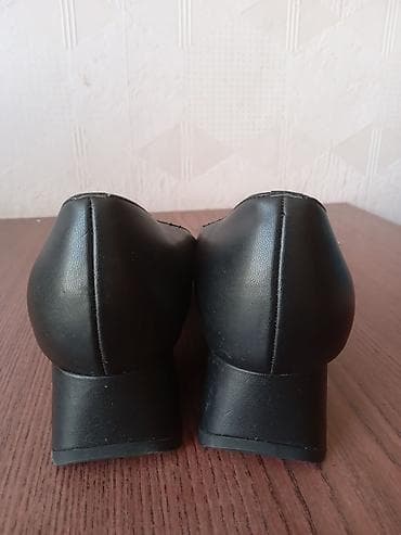 ayaqab: Tuflilər, Charles&Keith, Ölçü: 40, İşlənmiş — 4