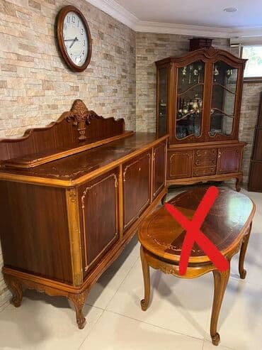 İşlənmiş, Komod, Servant