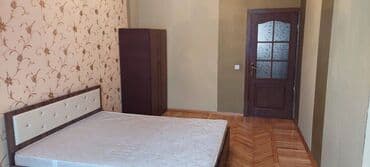 sabuncuda kirayə ev 200 azn: Bineqedi rayonu 9-cu mikrarayonda 4 mertebeli binanın 4-cu — 3