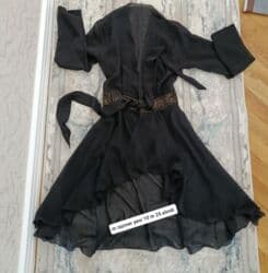 yupqa kofta: Qadın geyimləri dəsti - Qara rəngli t‑shirt: Ön hissədə “alexander — 15