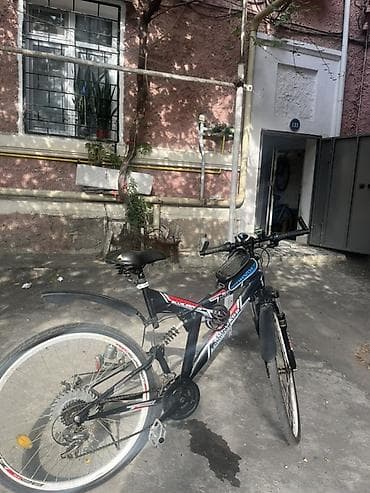 roker velosiped: Dağ tipli/şəhər üçün uyğun velosiped - Rəng: qara, qırmızı-ağ — 1