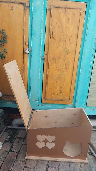 Heyvanlar üçün mallar: Pişik ailəsi evi. Ön hissə alkopan qalan hissələri dikt Ölçülər: U - — 3