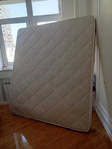 2 nəfərlik matras: Iki neferlik matras satilir. Çarpayisi istikbaldan idi. Eni 1.80 — 2