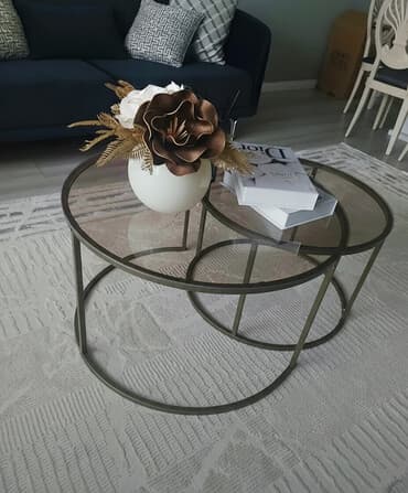 maşa i medved: Jurnal masası, Açılmayan, Şüşə, Yumru masa — 1