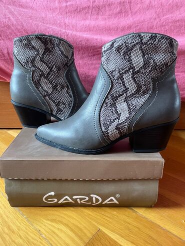 yeni lifcikler: Размер: 39, Новый — 1