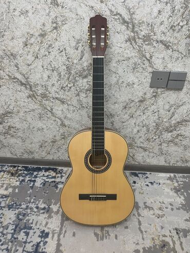 Klassik gitara, İşlənmiş lalafo.az -da Klassik gitara, İşlənmiş