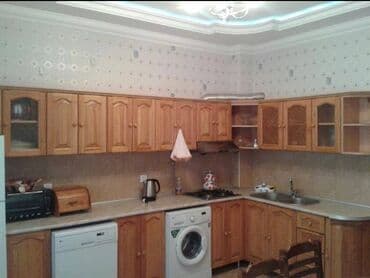 продажа недвижимости в баку: Geniş və işıqlı mənzil interyeri - Geniş dəhliz: Uzun koridor, ağ — 7