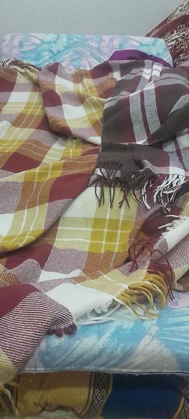 odeyallar: Satılır odeyal dəvə yununan razmer 1.90×1.50 sm qiyməti 6 azn — 3