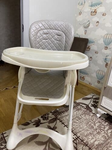 Uşaq yemək stulu - Rəng: ağ gövdə, boz romb tikişli yumşaq oturacaq