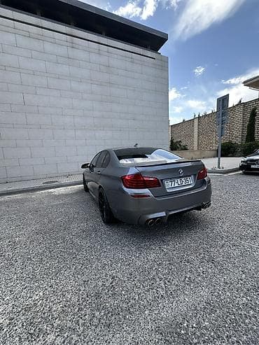 bmw 320si: BMW 5 series: 2 l | 2014 il Sedan — 10