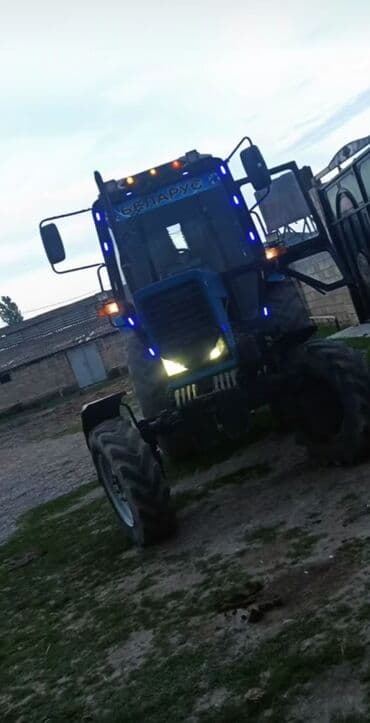 traktor şəkilləri: Traktor Belarus (MTZ) 82.1, 2008 il, 82 at gücü, motor 8.2 l, İşlənmiş — 2