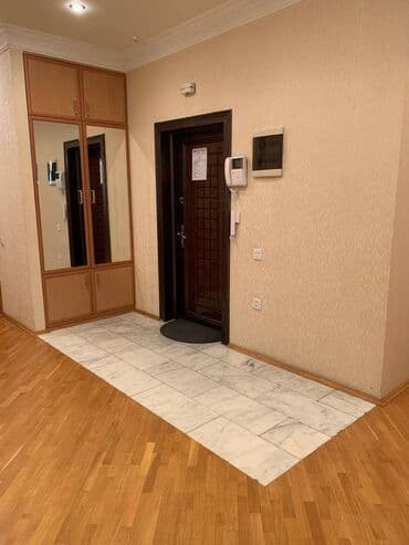 bina az musfiq qesebesi kohne tikili: 200 kv 4 otaqlı tam əşyalı mənzil kirayə verilir. 6-cı paralel, metro — 17