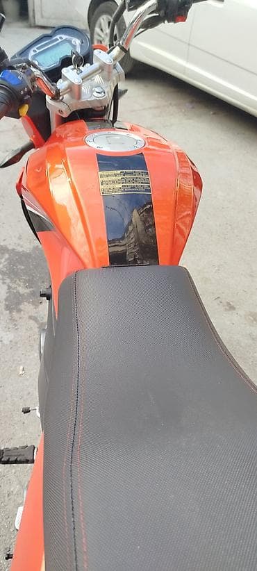 zaza moped: Motosiklet – narıncı rəngli, şəhər və qısa məsafələr üçün rahat — 5