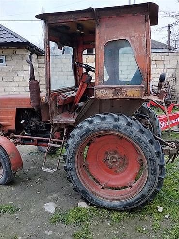 17 şam disk: Traktor — Vladimirеts T-25 (T-25A seriyası) Xüsusiyyətlər: - 2 — 1