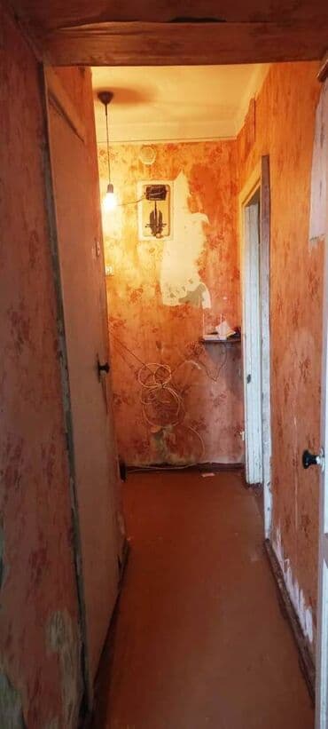 ipotekada olan evlerin satisi: Bakı, 1 otaqlı, Köhnə tikili, m. Qara Qarayev, 35 kv. m — 6