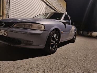 opel zafira 2000: Opel Vectra: 1.8 l | 1997 il Sedan — 4