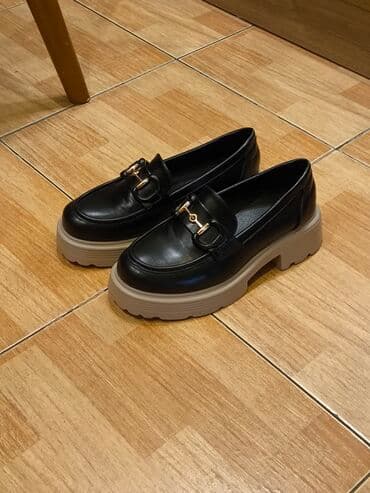 Ölçü: 37, rəng - Qara, İşlənmiş