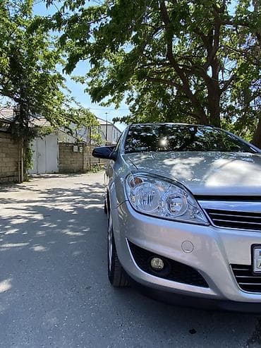 Nəqliyyat: Opel Astra: 1.4 l | 2007 il 355760 km Universal — 8