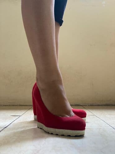 женские классические туфли на танкетке: Туфли, Размер: 35, цвет - Красный, Б/у — 4