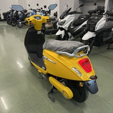 электроскутер купить в баку: Parlaq sarı rəngli şəhər skuterı Xüsusiyyətlər: - Elektrik skuter — 4