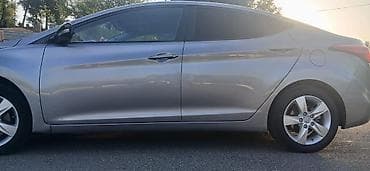 islenmis hyundai avtomobilleri satisi: Hyundai Elantra sedan - Korpus: 4 qapılı sedan, gümüşü rəng - Kuzov — 4