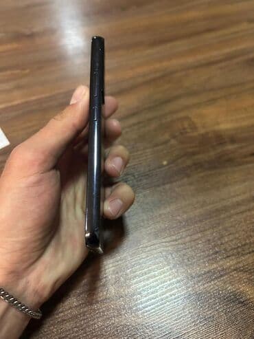 telefon divar kağızları 2022: Samsung Galaxy S22, rəng - Qara, Simsiz şarj — 3