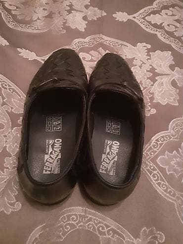 черные мужские ботинки: Gencede satilir deri Salvatore Ferragamo kişi ayaqabisi 90azn alinib — 4