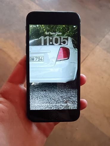 iphone 16 kredit: IPhone SE, Qara, Qırıq — 1