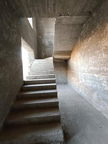 ucuz ev satıram: 6 otaqlı, 300 kv. m, Təmirsiz — 7