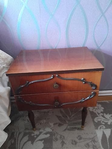 yatag desdi: Yataq otağı mebel dəsti Tərkib: - 4 qapılı iri şkaf, üst hissədə — 3