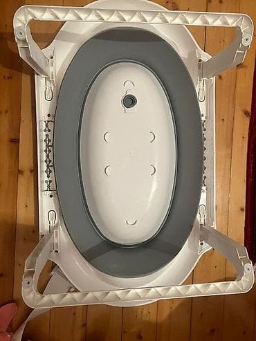 giyimler: Uşaq vannası və vanna içliyi (balıq yastıq) birlikdə satılır. Körpəni — 4