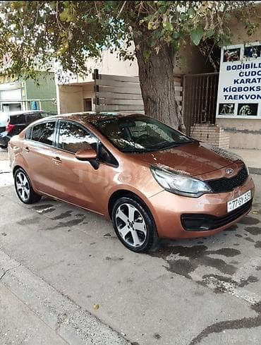 prius 30 kuza: Kia Rio: 1.2 l | 2012 il Sedan — 7