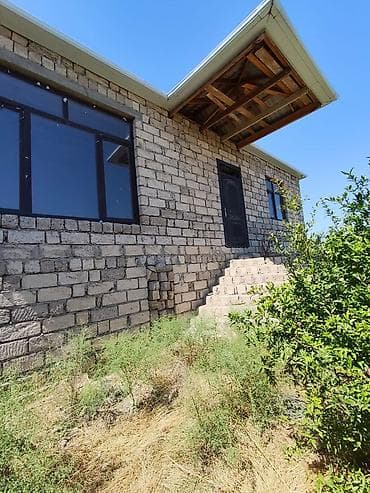 bine sovxoz evler: Satışa fərdi yaşayış evi təqdim olunur. Ev daşdan inşa edilib, ön — 4