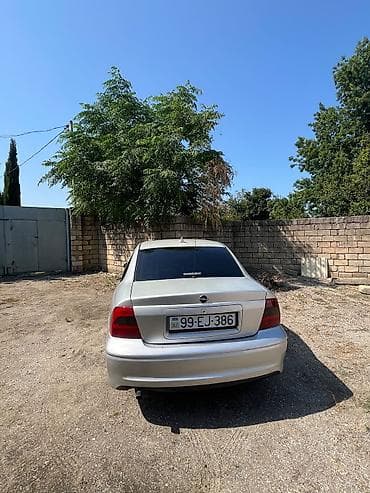 Opel Vectra: 1.8 l | 2001 il 324000 km Sedan — 1