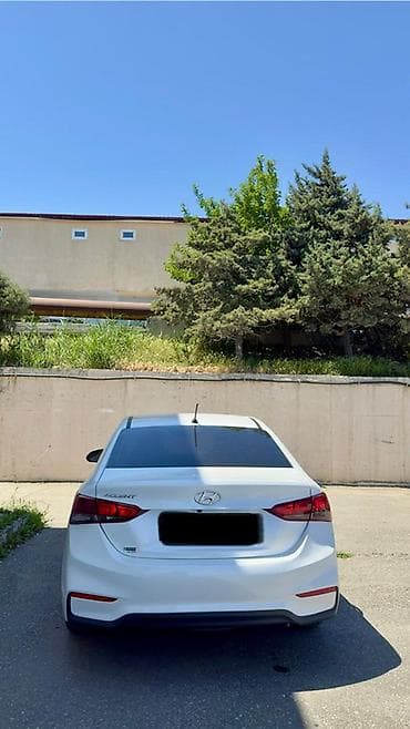 safari n: Hyundai Accent: 1.6 l | 2019 il Sedan — 3