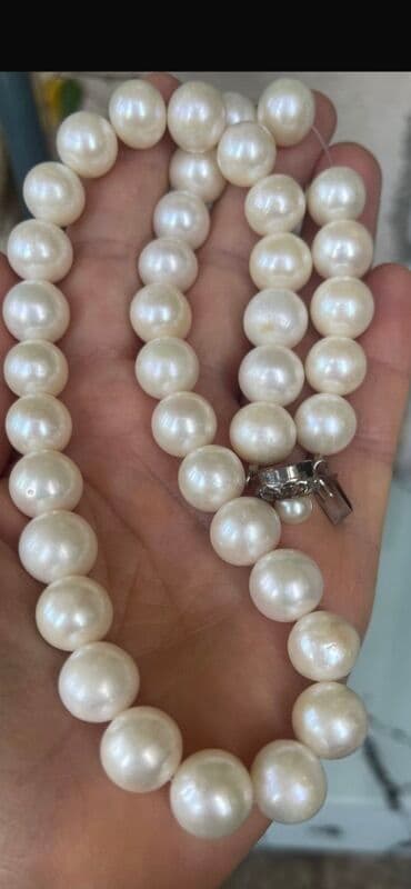 Təbii inci boyunbağı - Material: Ağ rəngli təbii sədəf incilər -