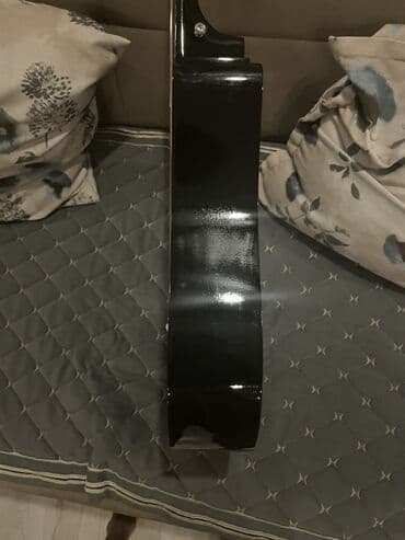 микрофон купить в баку: Tam qara rəngdə akustik gitara. Kəsik korpusu yuxarı fretlərə rahat — 2