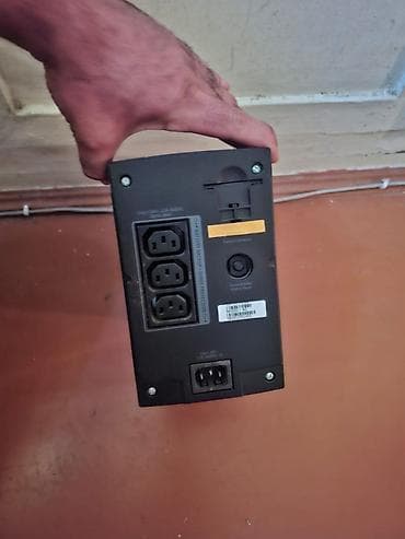 ssd hard disk: APC Back-UPS RS 500 (BR500) - Gərginlikdən qorunma və qısa müddətli — 2