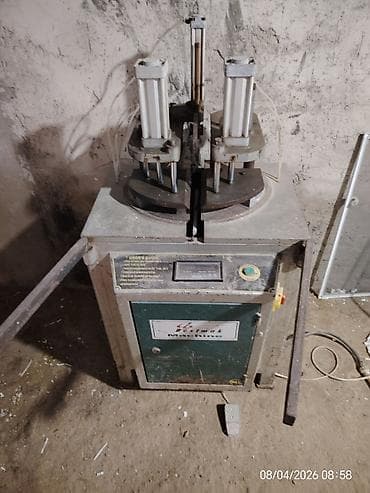 Hazır Sex bütün avadanlıqlarla bir yerdə. Bestmak Machine –