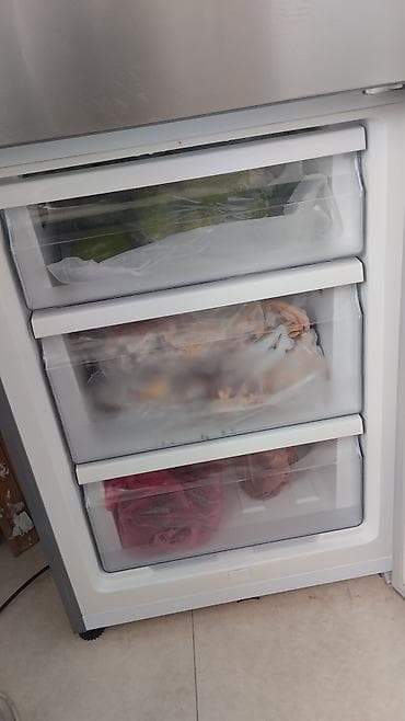 soyducu dondurma: 2 qapılı Hisense Soyuducu Satılır, rəng - Gümüşü, Dispenserli — 4