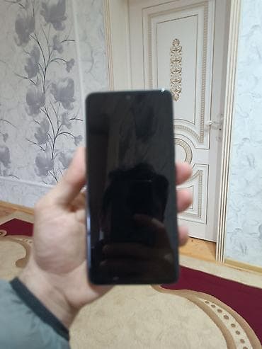 redmi note 6: Hecbir problemi yoxdur cizigi bele yoxdur karopkasi var zavod — 3