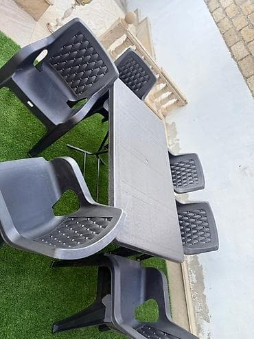 piknik masasi: Bu dəstə altı qara plastik stul və bir düzbucaqlı qara masa daxildir — 4