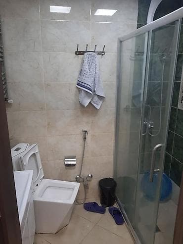 Uzunmüddətli kirayə mənzillər: Kirayə 2 otaqlı mənzil – Həzi Aslanov metrosuna piyada məsafə • Yer — 8